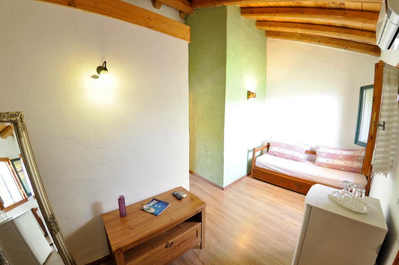 Adamantia Hotel Gaios Bagian luar foto
