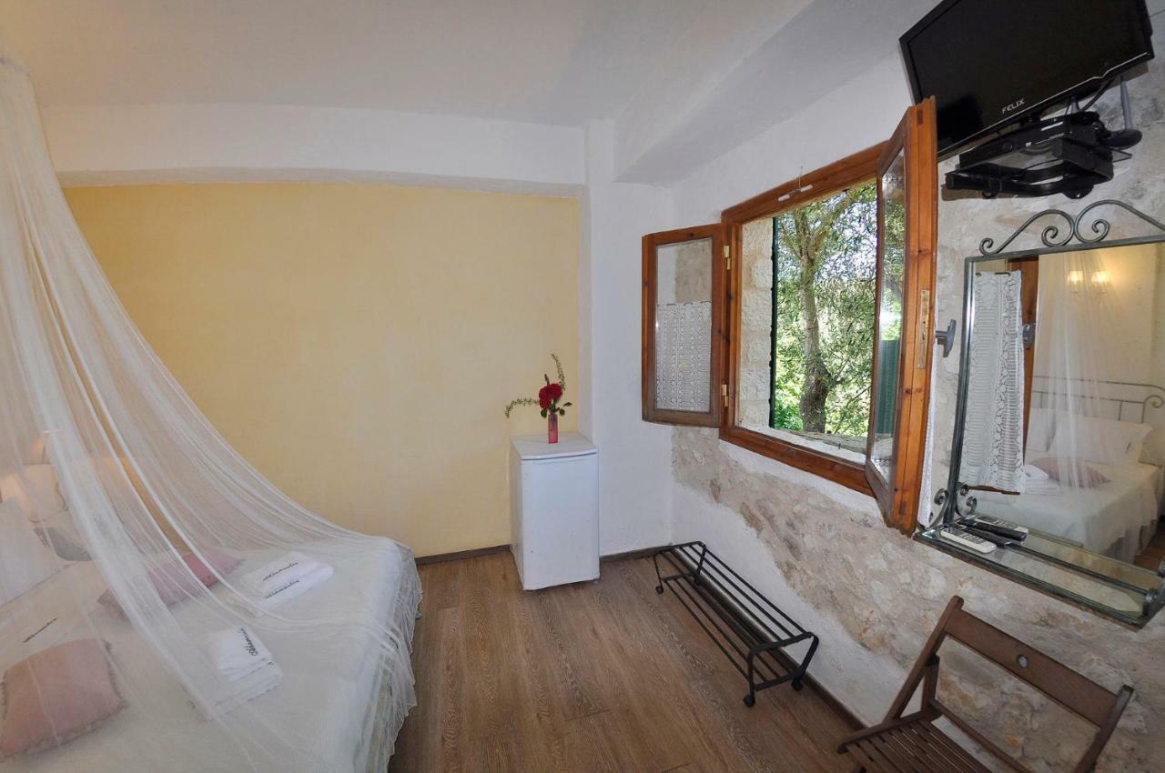 Adamantia Hotel Gaios Bagian luar foto