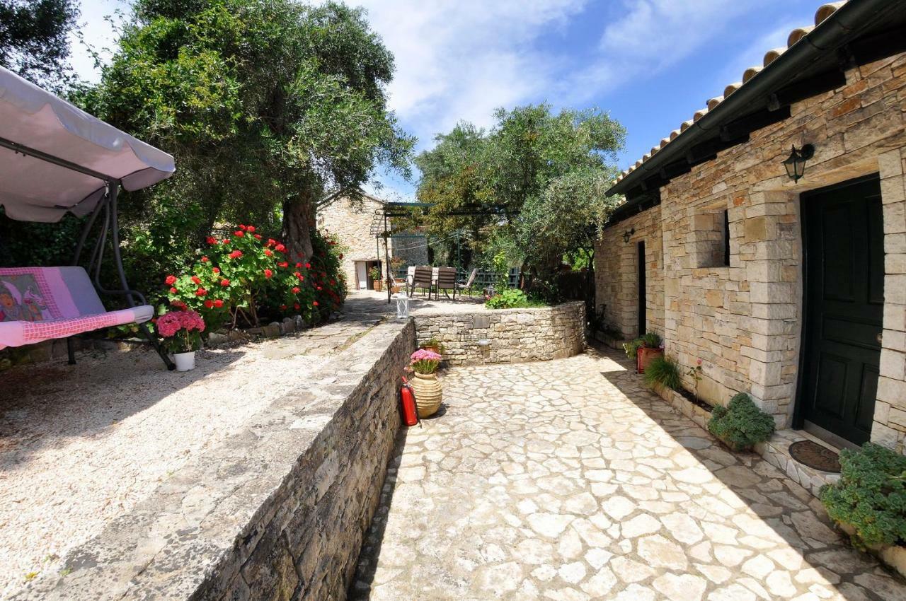 Adamantia Hotel Gaios Bagian luar foto