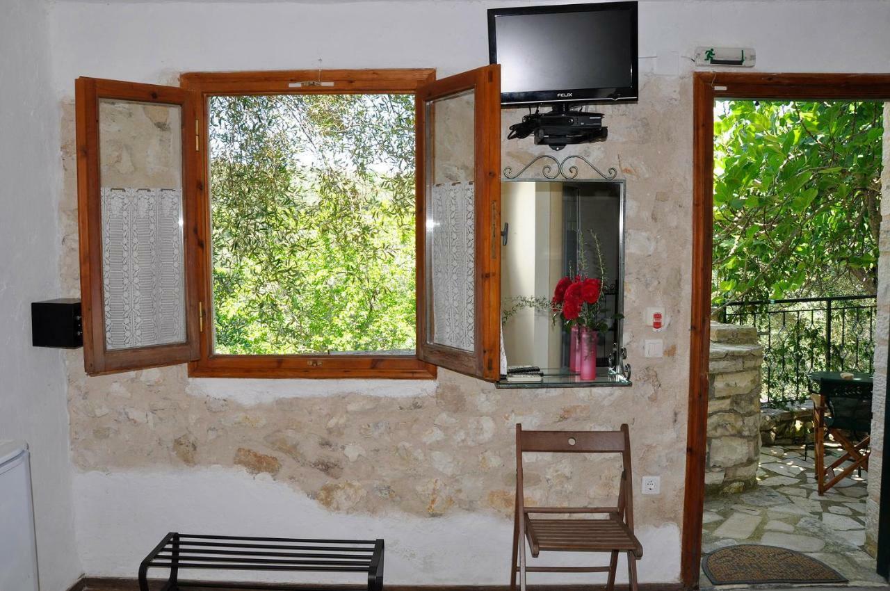 Adamantia Hotel Gaios Bagian luar foto