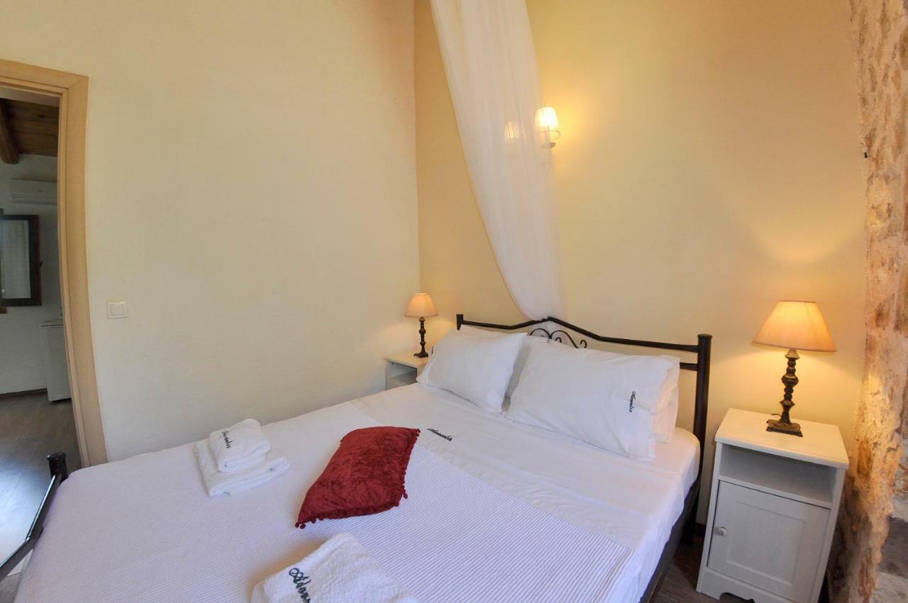Adamantia Hotel Gaios Bagian luar foto